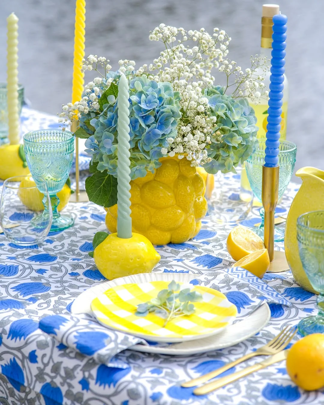 Lemon & Blue Summer Tablescape